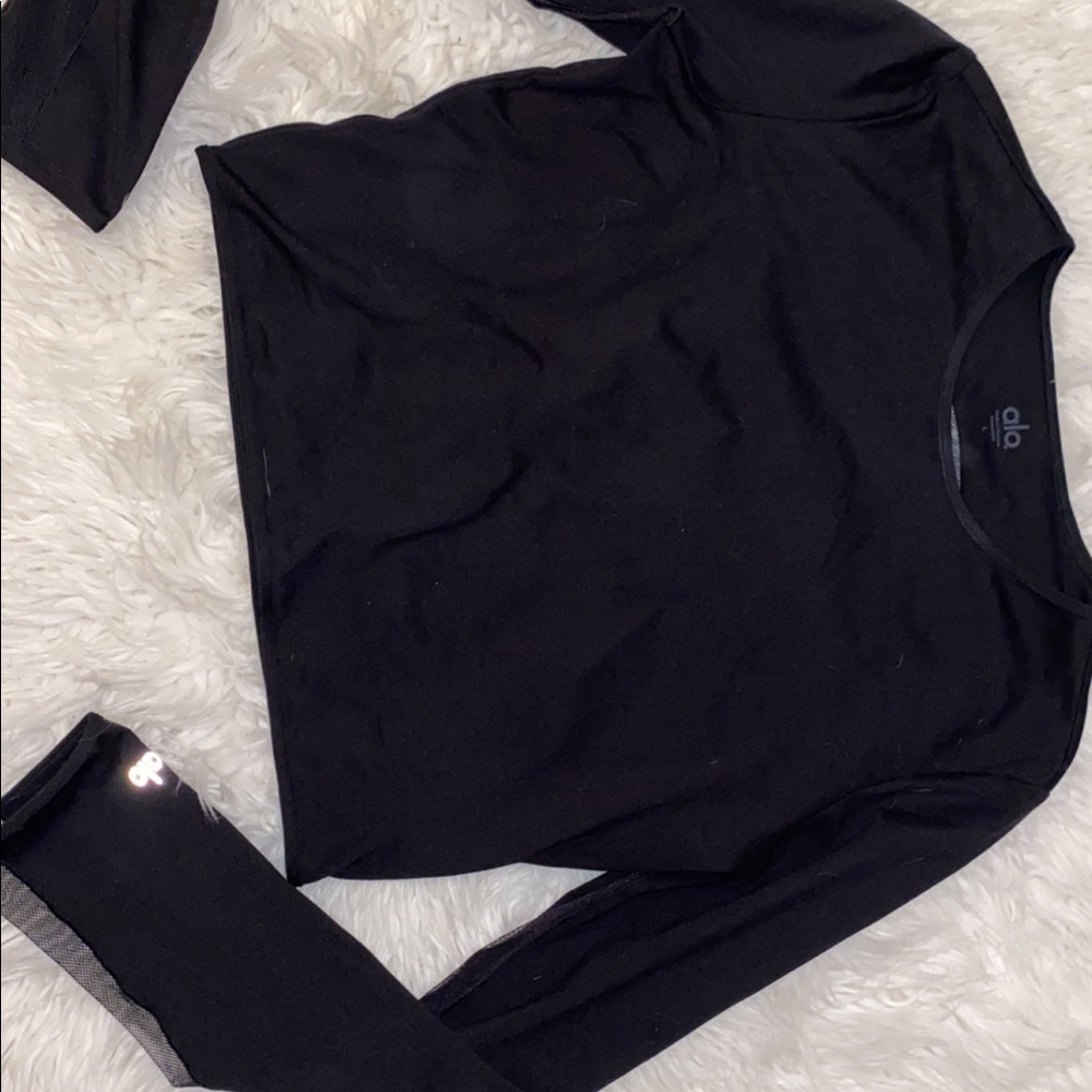 Alo yoga long sleeve with mesh back